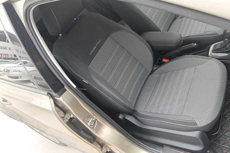 Used Volkswagen Polo 2014 1.6L Cross Polo Automatic Right Front Seat