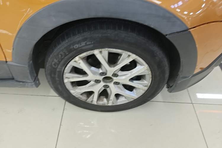 Used Volkswagen Polo 2014 1.6L Automatic Luxury Edition Right Front Wheel Hub