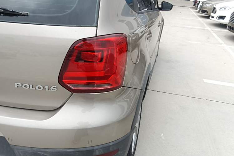 Used Volkswagen Polo 2014 1.6L Cross Polo Automatic Right Rear Taillight