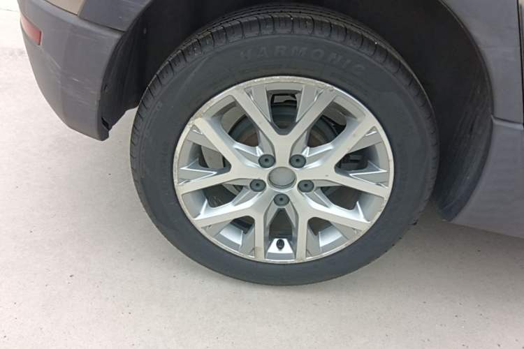 Used Volkswagen Polo 2014 1.6L Cross Polo Automatic Right Rear Wheel Hub