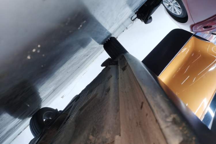 Used Volkswagen Polo 2014 1.6L Cross Polo Automatic Right Side Sill