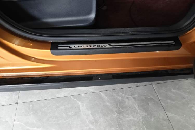Used Volkswagen Polo 2014 1.6L Cross Polo Automatic Right Side Sill