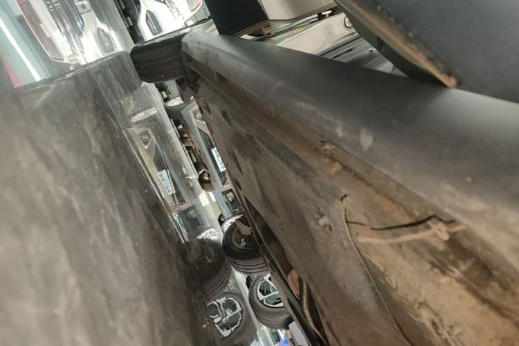 Used Volkswagen Polo 2014 1.6L Cross Polo Automatic Right Side Sill