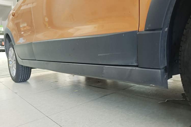 Used Volkswagen Polo 2014 1.6L Cross Polo Automatic Right Side Sill