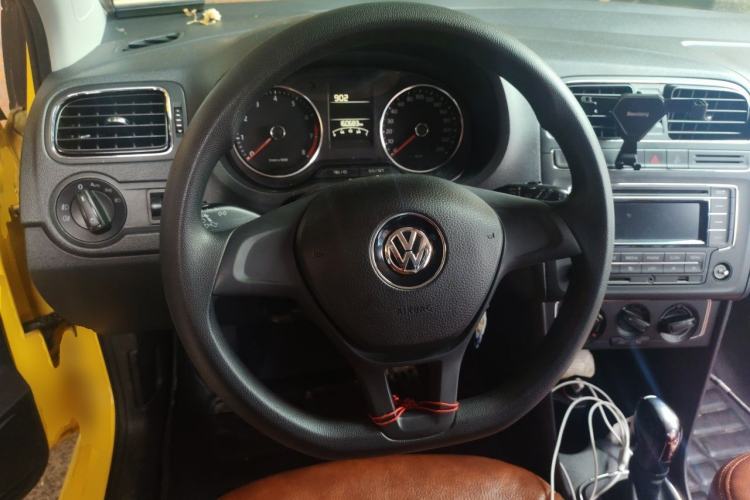 Used Volkswagen Polo 2014 1.6L Automatic Comfort Edition Steering Wheel