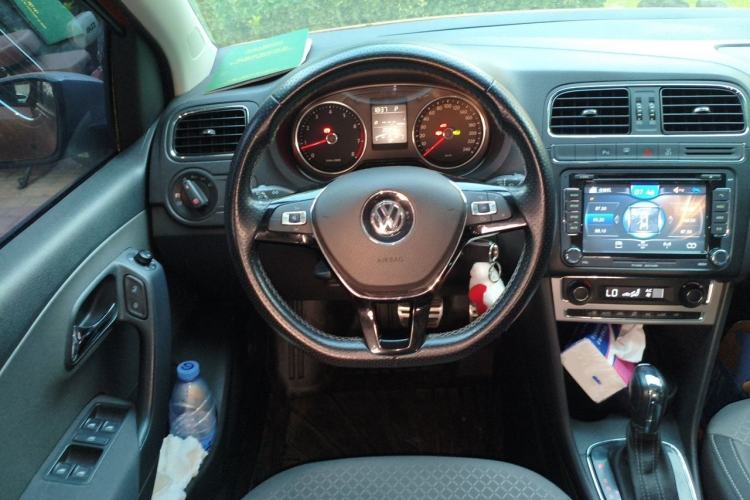 Used Volkswagen Polo 2014 1.6L Cross Polo Automatic Steering Wheel
