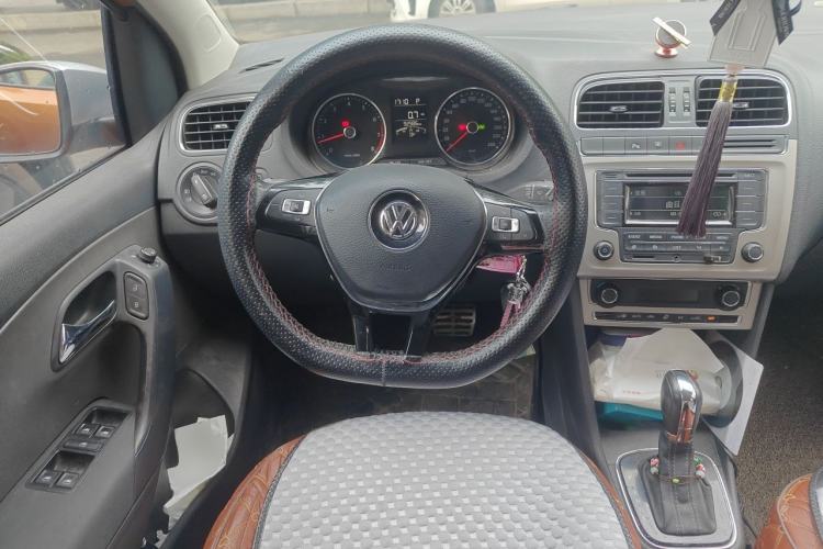 Used Volkswagen Polo 2014 1.6L Cross Polo Automatic Steering Wheel