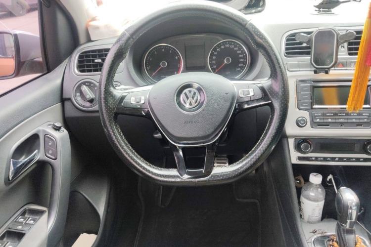 Used Volkswagen Polo 2014 1.6L Cross Polo Automatic Steering Wheel