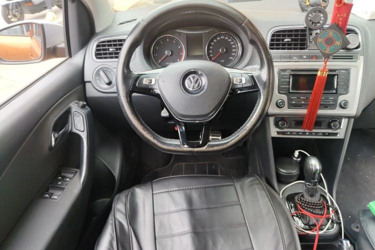 Used Volkswagen Polo 2014 1.6L Cross Polo Automatic Steering Wheel