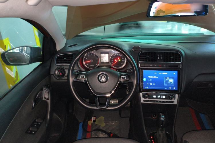 Used Volkswagen Polo 2014 1.6L Cross Polo Automatic Steering Wheel