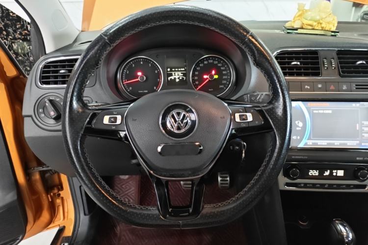 Used Volkswagen Polo 2014 1.6L Cross Polo Automatic Steering Wheel