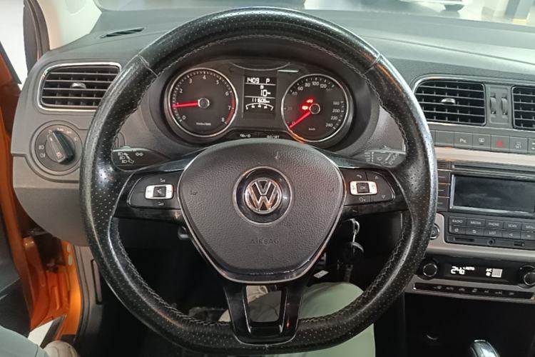 Used Volkswagen Polo 2014 1.6L Cross Polo Automatic Steering Wheel