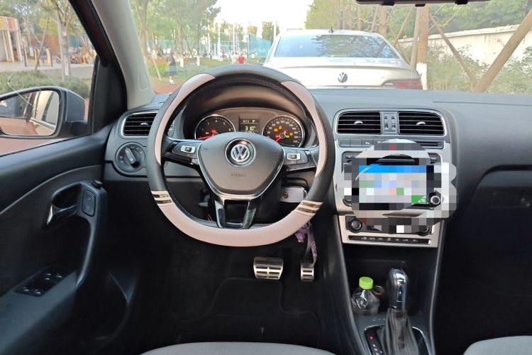 Used Volkswagen Polo 2014 1.6L Cross Polo Automatic Steering Wheel