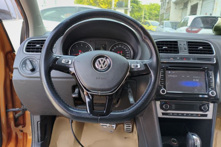 Used Volkswagen Polo 2014 1.6L Cross Polo Automatic Steering Wheel