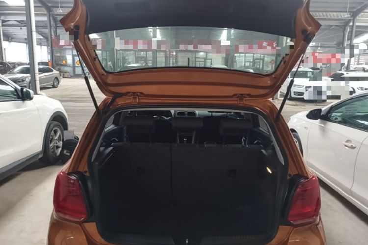 Used Volkswagen Polo 2014 1.6L Cross Polo Automatic Trunk
