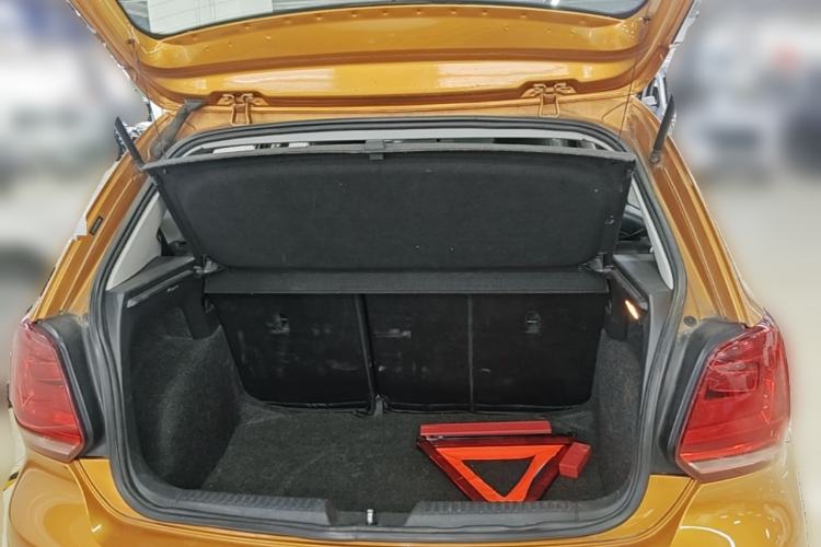 Used Volkswagen Polo 2014 1.6L Automatic Luxury Edition Trunk