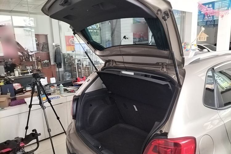 Used Volkswagen Polo 2014 1.6L Cross Polo Automatic Trunk
