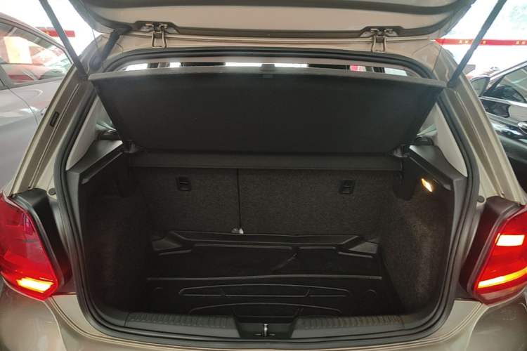 Used Volkswagen Polo 2014 1.6L Cross Polo Automatic Trunk