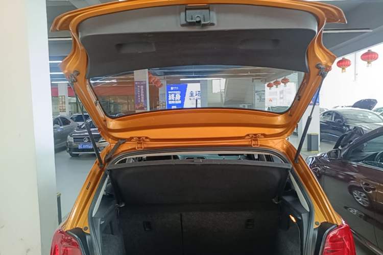 Used Volkswagen Polo 2014 1.6L Cross Polo Automatic Trunk