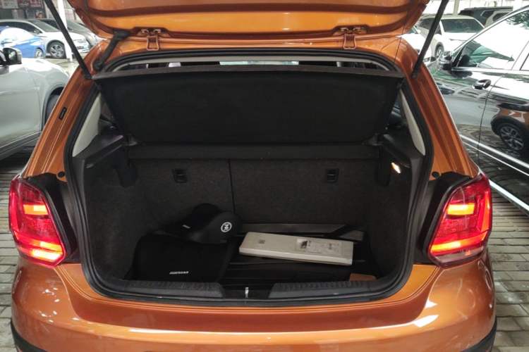 Used Volkswagen Polo 2014 1.6L Cross Polo Automatic Trunk
