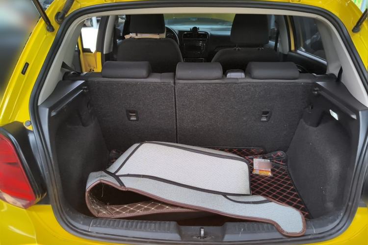 Used Volkswagen Polo 2014 1.6L Automatic Comfort Edition Trunk