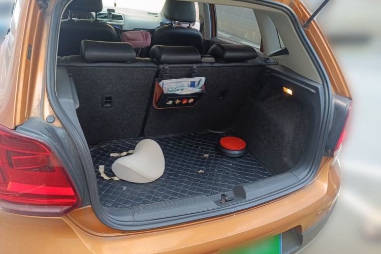 Used Volkswagen Polo 2014 1.6L Cross Polo Automatic Trunk