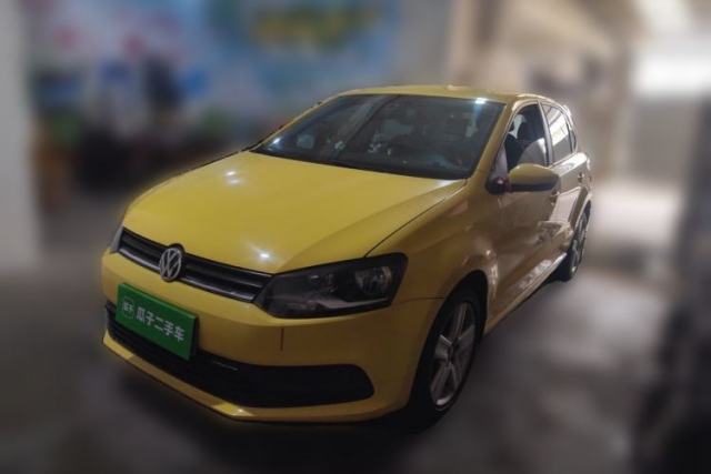 Volkswagen Polo 2014 1.4L Manual Fashion Edition مستعملة