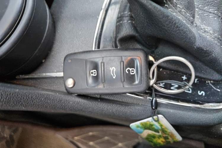 Used Volkswagen Polo 2014 1.6L Cross Polo Automatic Vehicle Key