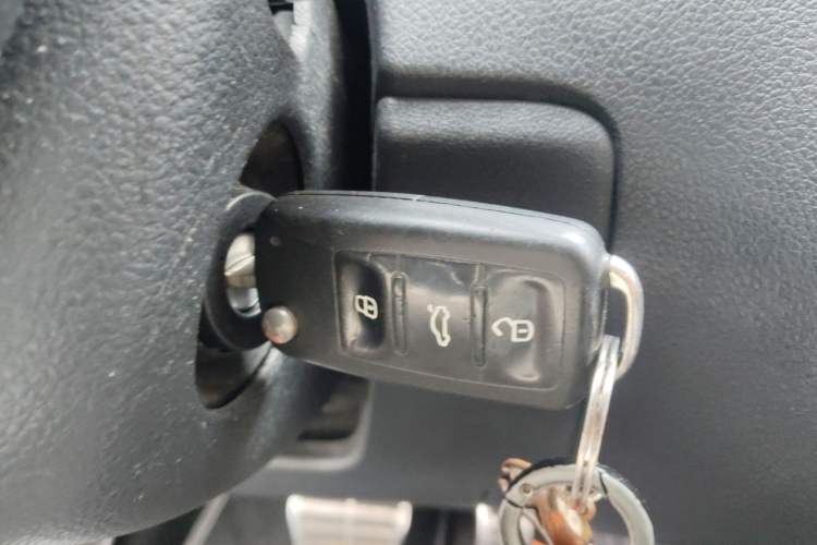 Used Volkswagen Polo 2014 1.6L Cross Polo Automatic Vehicle Key