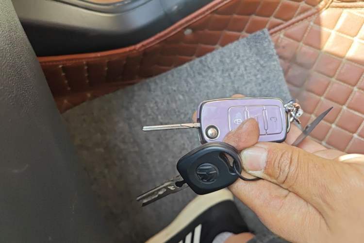 Used Volkswagen Polo 2014 1.6L Cross Polo Automatic Vehicle Key