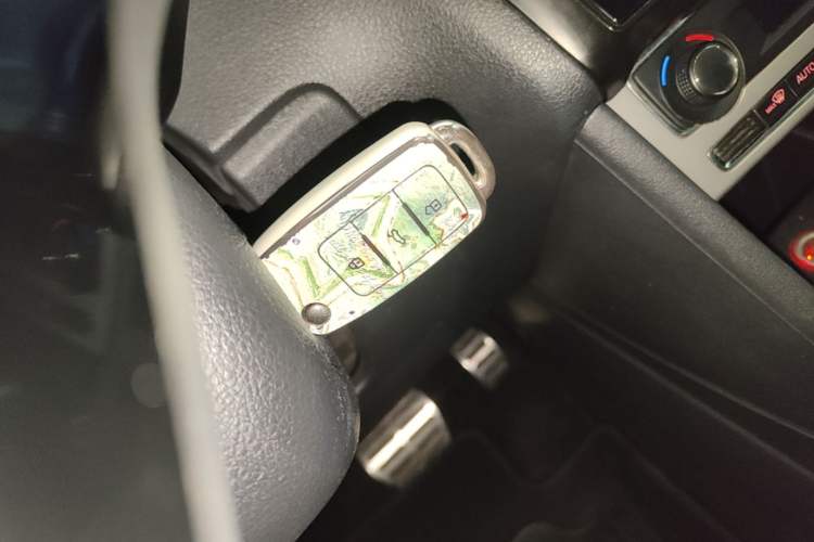 Used Volkswagen Polo 2014 1.6L Cross Polo Automatic Vehicle Key