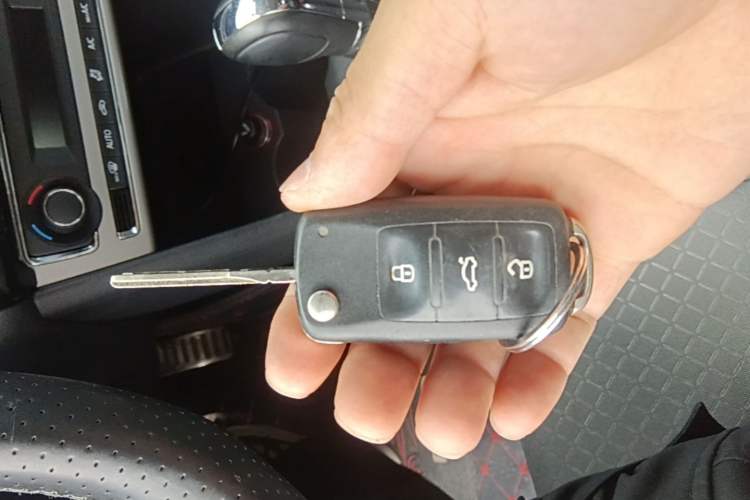 Used Volkswagen Polo 2014 1.6L Cross Polo Automatic Vehicle Key