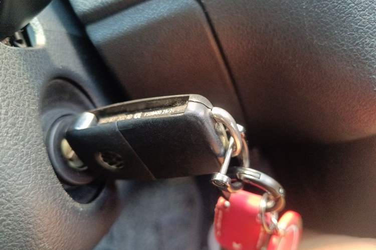 Used Volkswagen Polo 2014 1.6L Cross Polo Automatic Vehicle Key