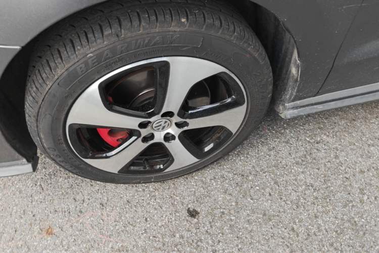 Used Volkswagen Polo 2015 1.4TSI GTI Left Front Wheel Hub