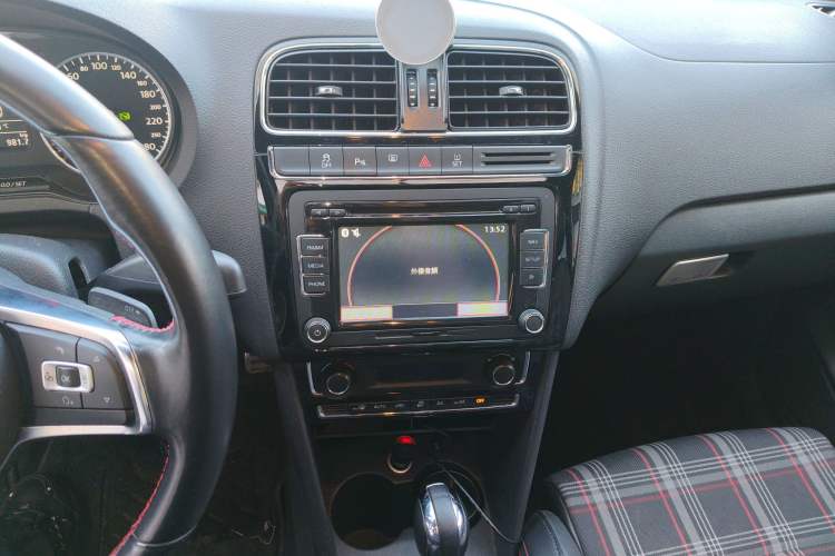 Used Volkswagen Polo 2015 1.4TSI GTI Audio And AC Panel