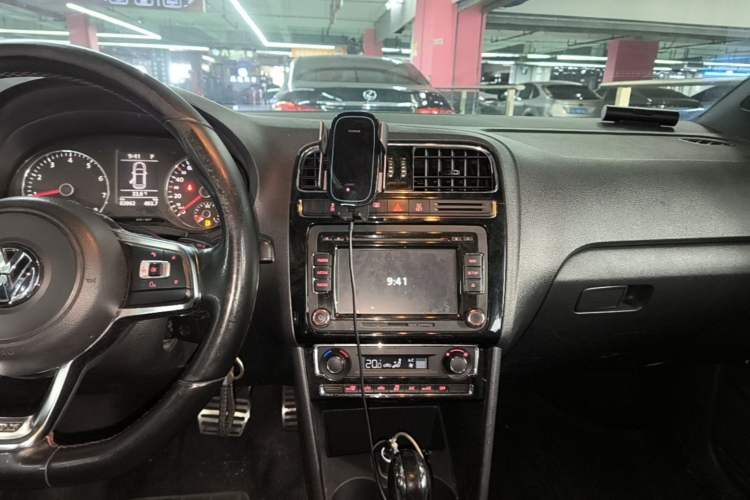 Used Volkswagen Polo 2015 1.4TSI GTI Audio And AC Panel