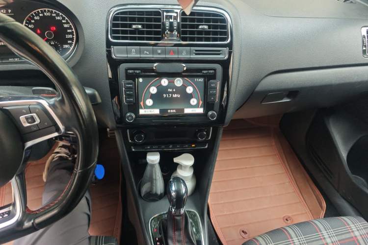 Used Volkswagen Polo 2015 1.4TSI GTI Audio And AC Panel
