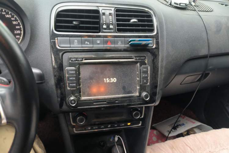 Used Volkswagen Polo 2015 1.4TSI GTI Audio And AC Panel