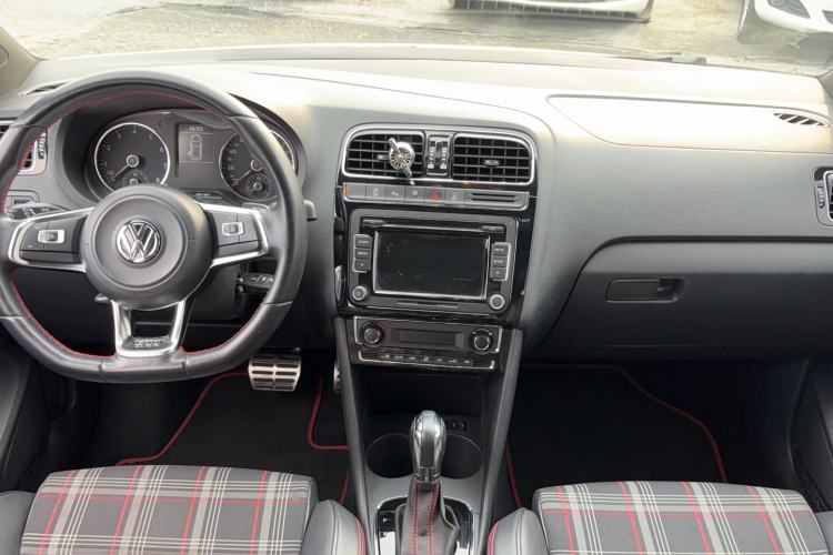 Used Volkswagen Polo 2015 1.4TSI GTI Audio And AC Panel