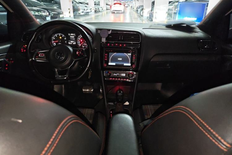Used Volkswagen Polo 2015 1.4TSI GTI Center Console