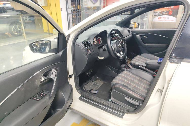 Used Volkswagen Polo 2015 1.4TSI GTI Driver Seat