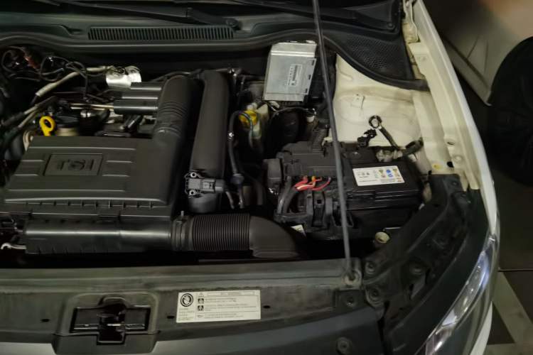 Used Volkswagen Polo 2015 1.4TSI GTI Engine Bay Left