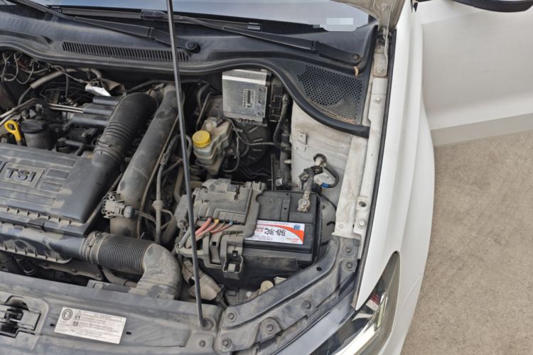 Used Volkswagen Polo 2015 1.4TSI GTI Engine Bay Left