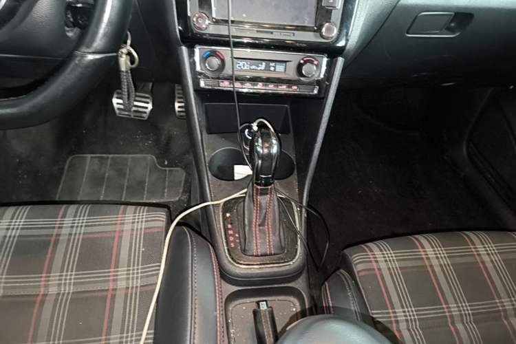 Used Volkswagen Polo 2015 1.4TSI GTI Gear Lever