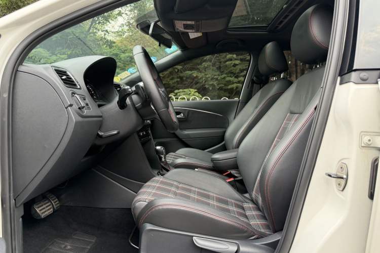 Used Volkswagen Polo 2015 1.4TSI GTI Interior 1