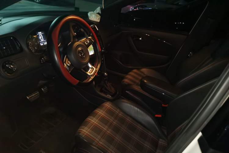 Used Volkswagen Polo 2015 1.4TSI GTI Left Front Seat