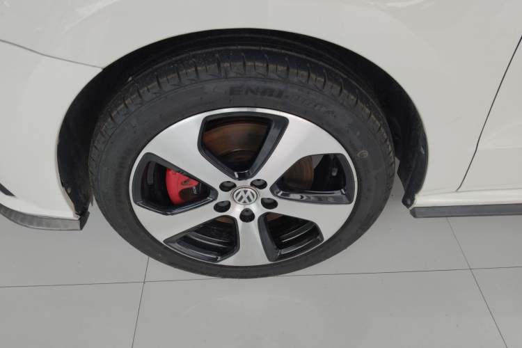 Used Volkswagen Polo 2015 1.4TSI GTI Left Front Wheel Hub