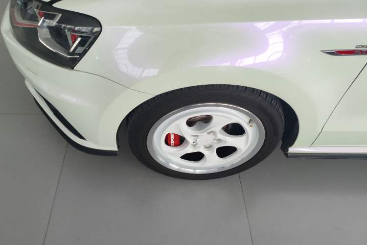 Used Volkswagen Polo 2015 1.4TSI GTI Left Front Wheel Hub