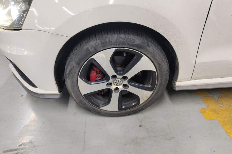 Used Volkswagen Polo 2015 1.4TSI GTI Left Front Wheel Hub