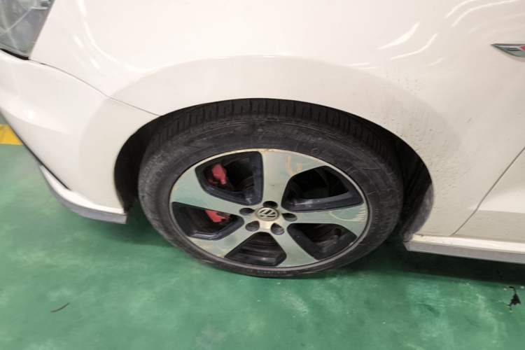 Used Volkswagen Polo 2015 1.4TSI GTI Left Front Wheel Hub